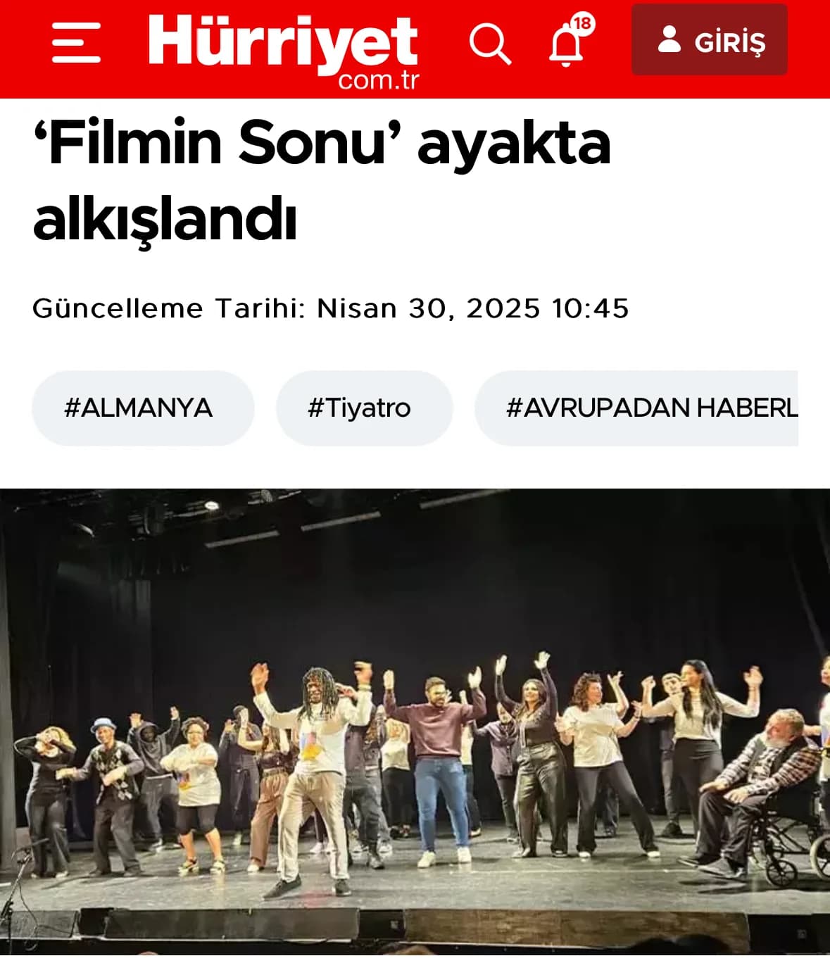 'End of the Film' receives a standing ovation — press cutting